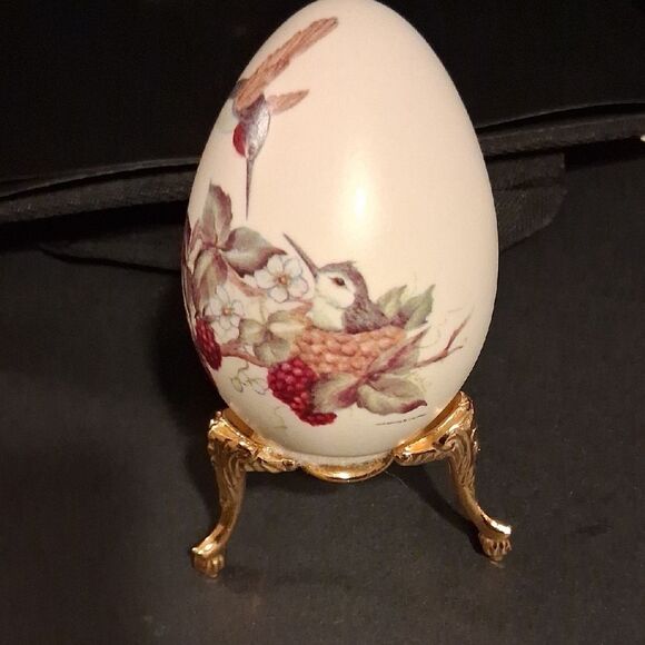 American Vintage Accents, Eggzactly Porcelain Egg Hummingbirds, Raspberries - Picture 2 of 3